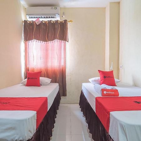 ホテル Reddoorz Syariah At Jalan Cilik Riwut Kapuas Kualakapuas エクステリア 写真