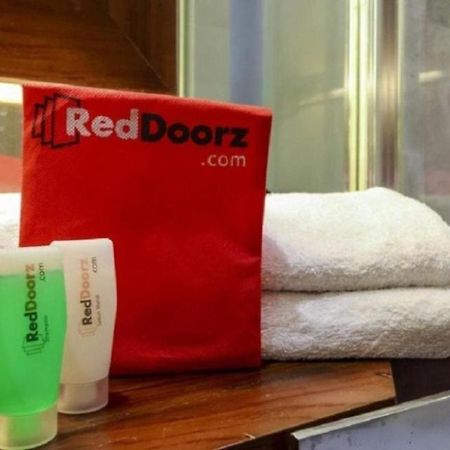 ホテル Reddoorz Syariah At Jalan Cilik Riwut Kapuas Kualakapuas エクステリア 写真
