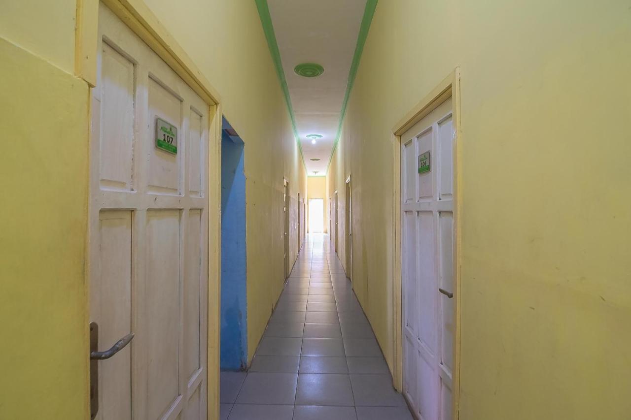 ホテル Reddoorz Syariah At Jalan Cilik Riwut Kapuas Kualakapuas エクステリア 写真