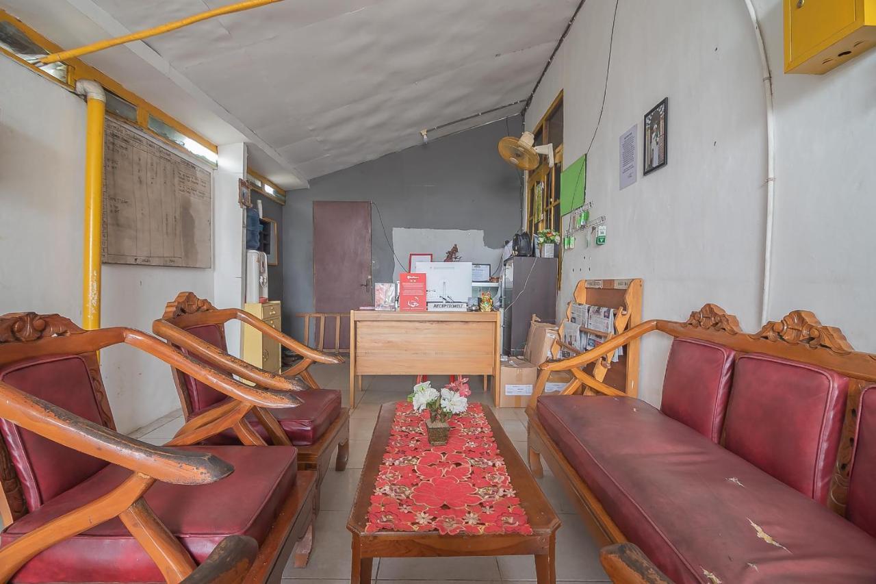 ホテル Reddoorz Syariah At Jalan Cilik Riwut Kapuas Kualakapuas エクステリア 写真