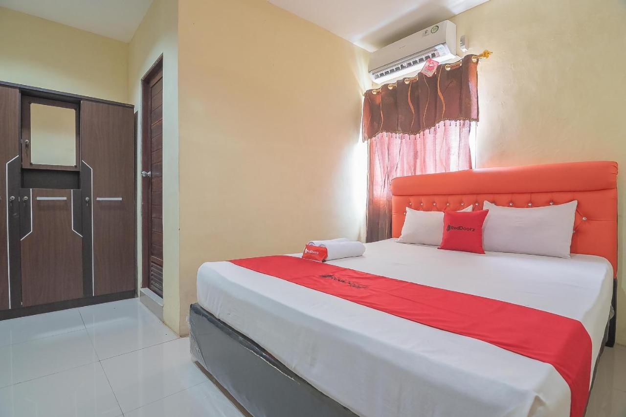 ホテル Reddoorz Syariah At Jalan Cilik Riwut Kapuas Kualakapuas エクステリア 写真