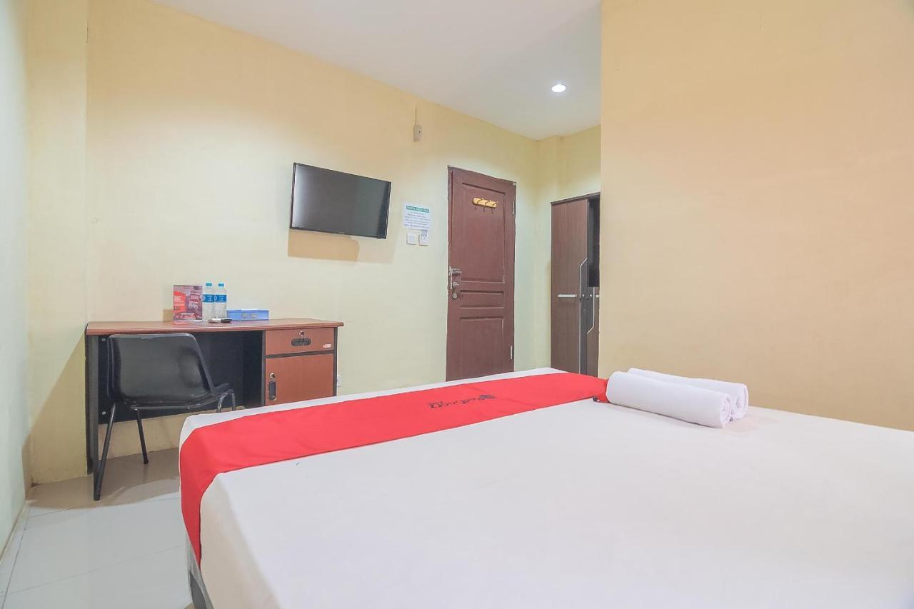 ホテル Reddoorz Syariah At Jalan Cilik Riwut Kapuas Kualakapuas エクステリア 写真