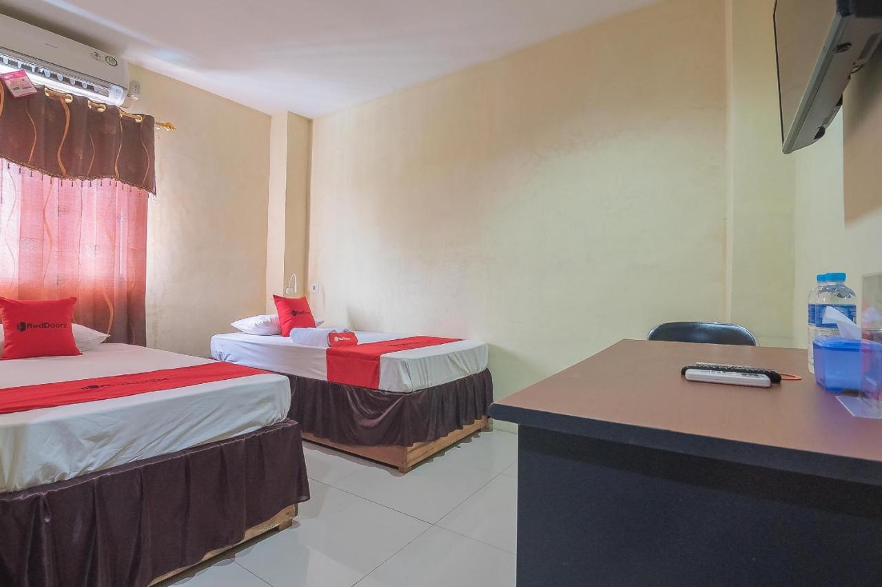 ホテル Reddoorz Syariah At Jalan Cilik Riwut Kapuas Kualakapuas エクステリア 写真